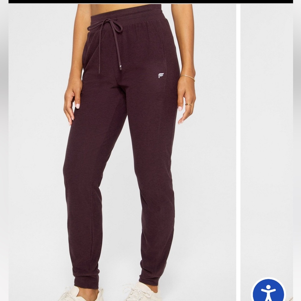 Women’s Fabletics plum joggers. Size M regular. Great condition.